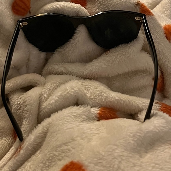 Ray ban sunglasses. Black. Lightly used - Picture 3 of 6